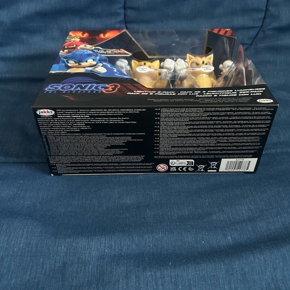 Sonic the Hedgehog 3: Super Shadow / Super Sonic Light-Up 2-Pack - Picture 12 of 12